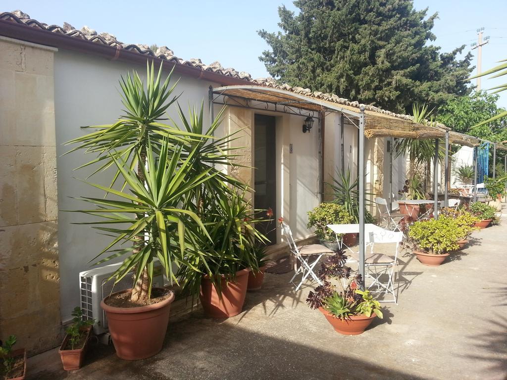 A Lumia Villa Noto Exteriör bild