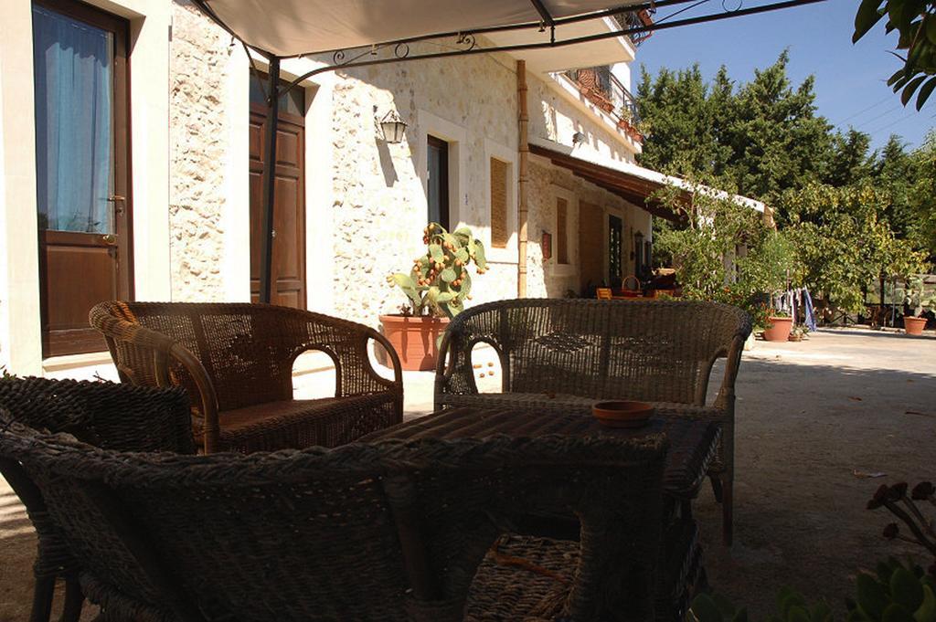 A Lumia Villa Noto Exteriör bild